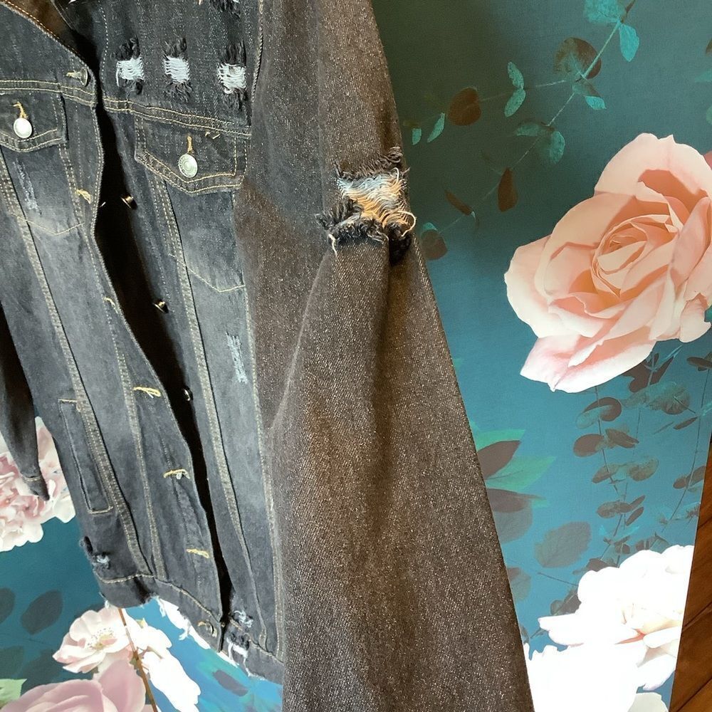 Cherry 🍒 Koko Longline Distressed Denim Jacket - Picture 5 of 9